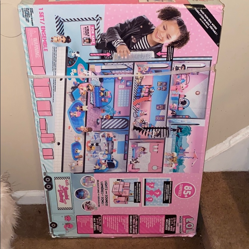 L.o.L doll house mansion